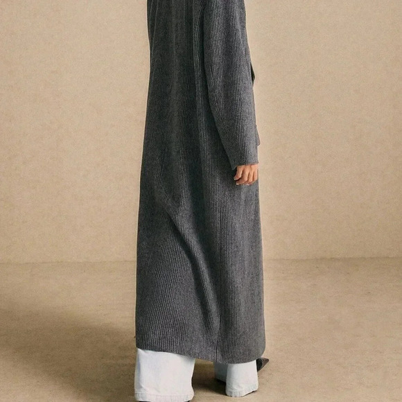 Grey Elegant Women's Extra Long Gray Suit - Picture 6 of 7